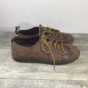 Dr. Doc Martens Samira Low-Top Distressed Leather Lace Up Sneaker Shoe Size 7 US